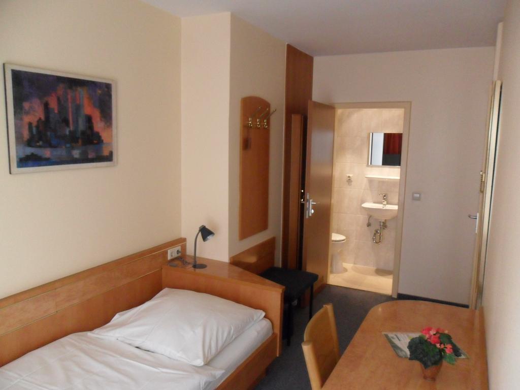 Hotel Europa Pforzheim Phòng bức ảnh
